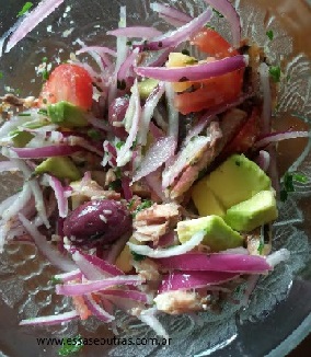 Salada de Sardinha em Lata com Abacate e Tomate – Receita Fácil